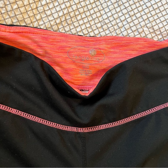 Large cropped athletic pants - Picture 3 of 5